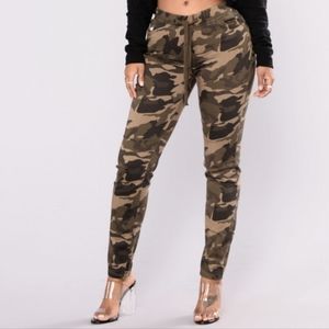 Fashion Nova Camouflage Skinny Joggers